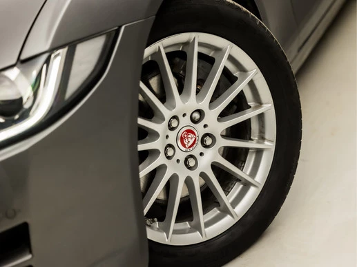 Jaguar XE - Afbeelding 14 van 30