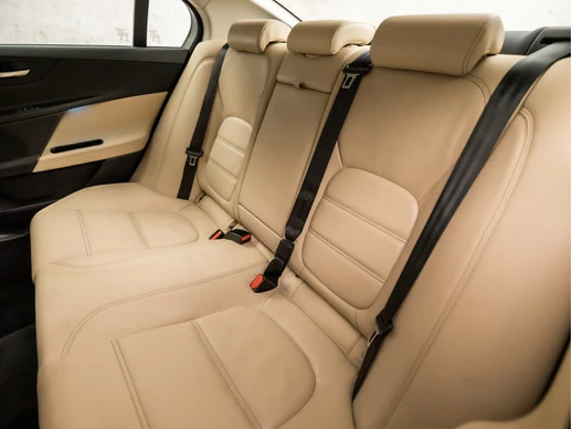 Jaguar XE - Afbeelding 17 van 30