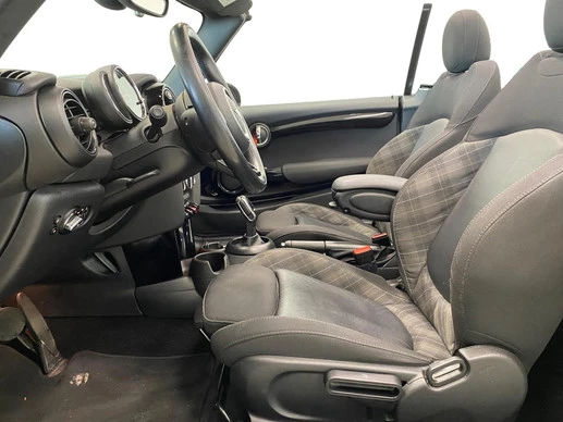 MINI Cooper Cabrio - Afbeelding 18 van 30