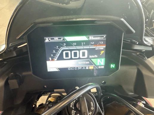 Aprilia Tuono V4 - Afbeelding 2 van 9