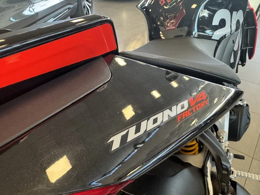 Aprilia Tuono V4 - Afbeelding 9 van 9