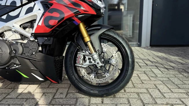 Aprilia Tuono V4 - Afbeelding 4 van 19