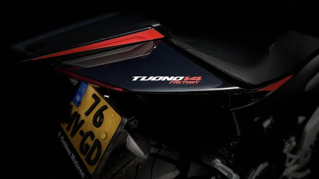 Aprilia Tuono V4 - Afbeelding 5 van 19