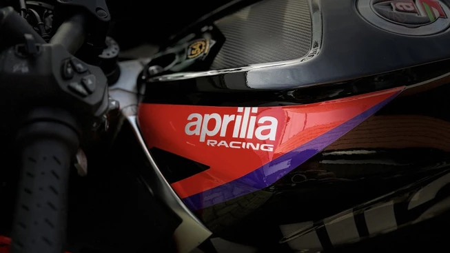 Aprilia Tuono V4 - Afbeelding 11 van 19