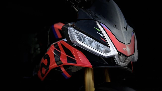 Aprilia Tuono V4 - Afbeelding 15 van 19
