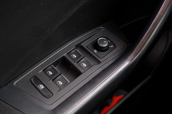 Volkswagen T-Roc - Afbeelding 22 van 30