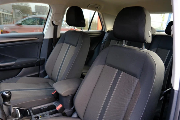 Volkswagen T-Roc - Afbeelding 25 van 30