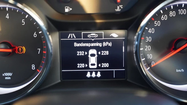 Opel Astra - Afbeelding 15 van 24