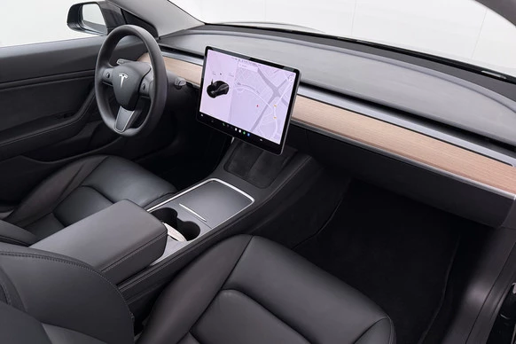 Tesla Model 3 - Afbeelding 16 van 29