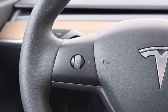 Tesla Model 3 - Afbeelding 19 van 29