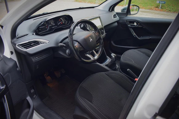 Peugeot 208 - Afbeelding 3 van 30