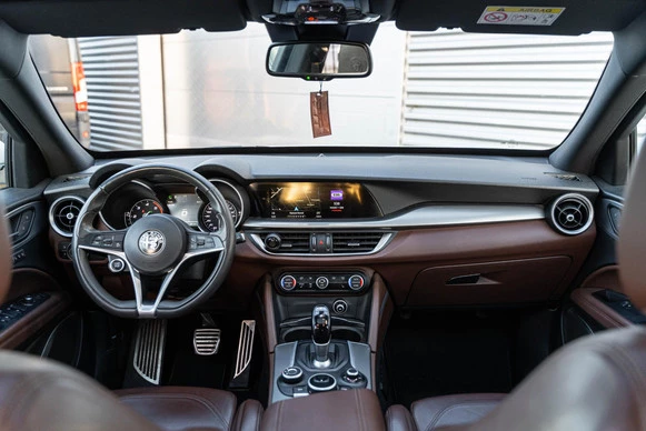 Alfa Romeo Stelvio - Afbeelding 2 van 30