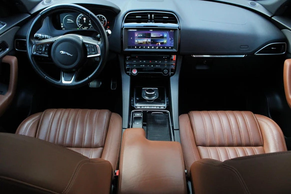 Jaguar F-PACE - Afbeelding 2 van 30