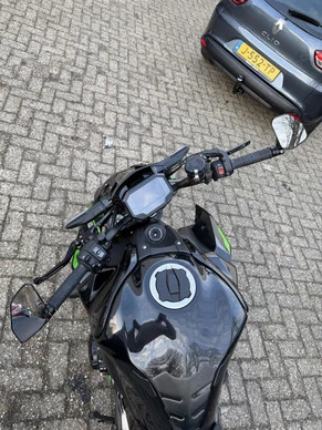 Kawasaki Z900 - Afbeelding 10 van 12