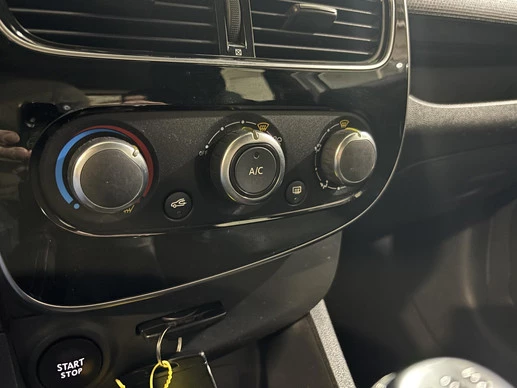 Renault Clio - Afbeelding 27 van 30