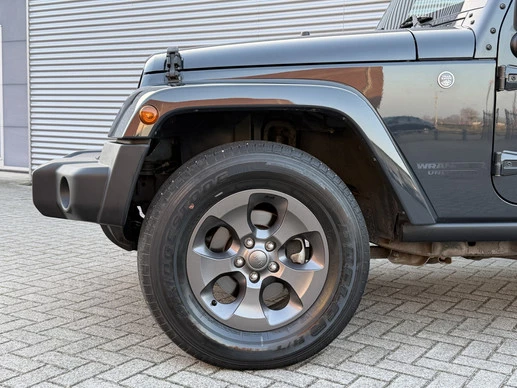 Jeep Wrangler - Afbeelding 18 van 19