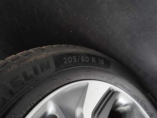 Hyundai Kona - Afbeelding 29 van 30