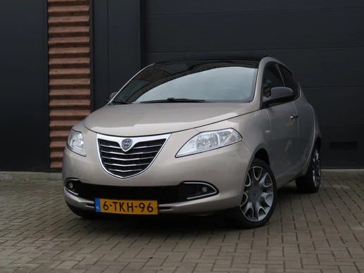 Lancia Ypsilon - Afbeelding 1 van 19