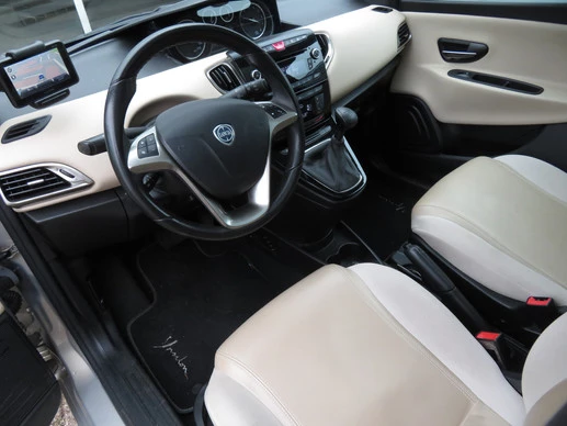 Lancia Ypsilon - Afbeelding 3 van 19