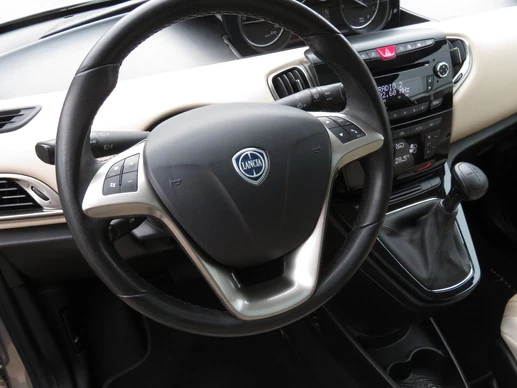 Lancia Ypsilon - Afbeelding 9 van 19