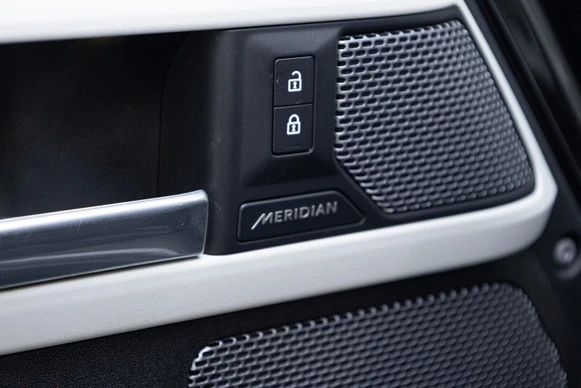 Land Rover Defender - Afbeelding 17 van 30