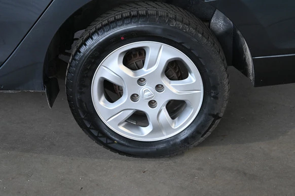 Dacia Logan - Afbeelding 13 van 30