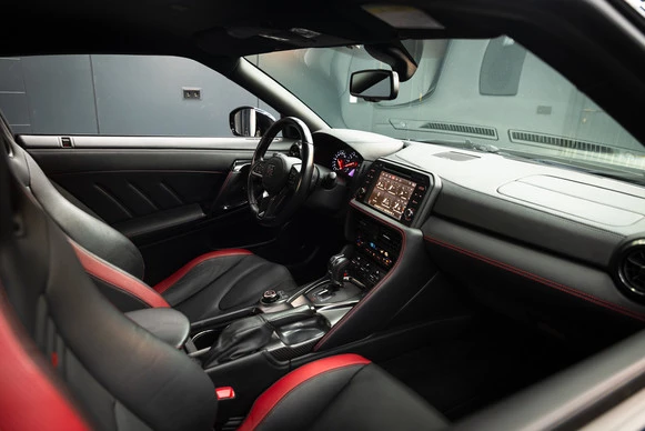 Nissan GT-R - Afbeelding 23 van 30