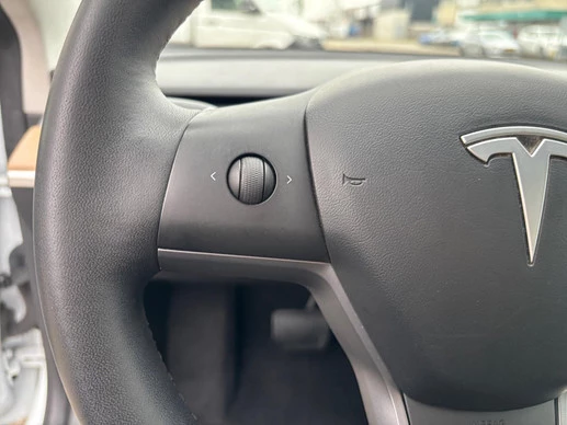 Tesla Model 3 - Afbeelding 20 van 26