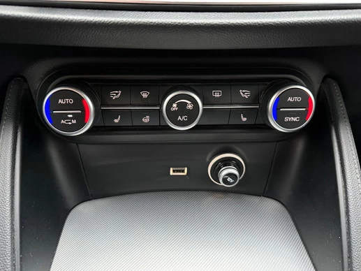 Alfa Romeo Stelvio - Afbeelding 17 van 30