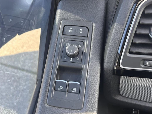 Volkswagen Caravelle - Afbeelding 17 van 30