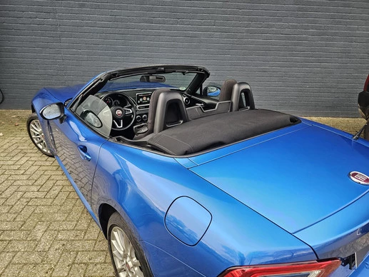 Fiat 124 Spider - Afbeelding 10 van 17