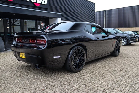 Dodge Challenger - Afbeelding 10 van 23