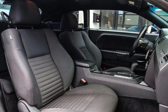 Dodge Challenger - Afbeelding 13 van 23