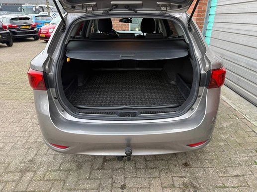 Toyota Avensis - Afbeelding 17 van 30