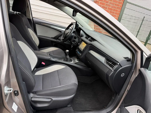Toyota Avensis - Afbeelding 13 van 30