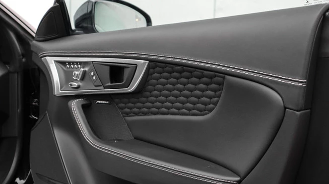 Jaguar F-Type - Afbeelding 18 van 27