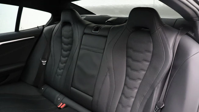 BMW 8 Serie - Afbeelding 25 van 30