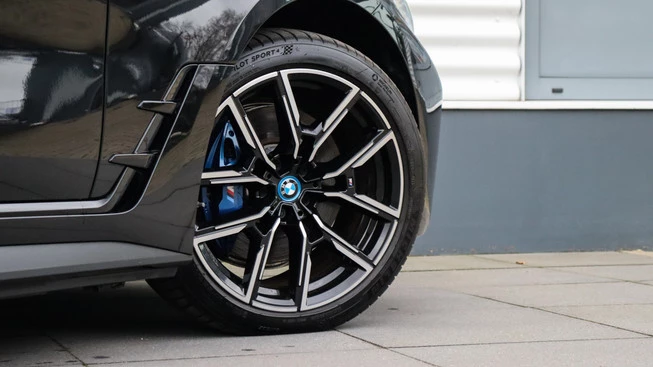 BMW i4 - Afbeelding 24 van 30