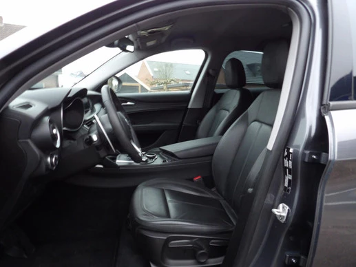 Alfa Romeo Stelvio - Afbeelding 14 van 16