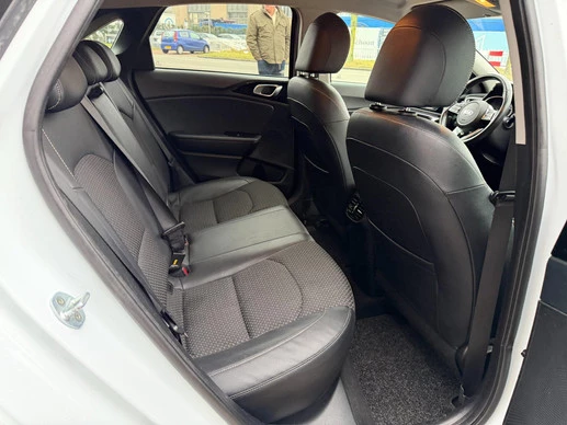 Kia Ceed - Afbeelding 10 van 20