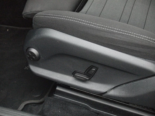 Mercedes-Benz EQC - Afbeelding 25 van 30