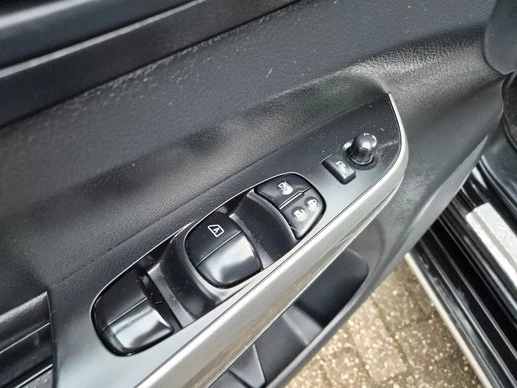 Nissan Navara - Afbeelding 27 van 30