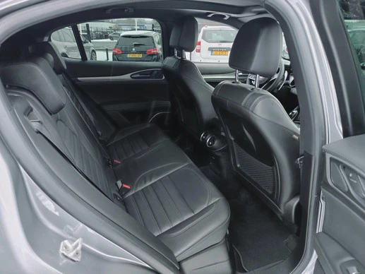 Alfa Romeo Stelvio - Afbeelding 14 van 20