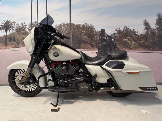 Harley-Davidson Street Glide - Afbeelding 2 van 10