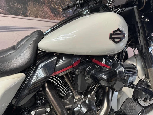 Harley-Davidson Street Glide - Afbeelding 7 van 10