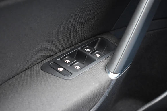 Volkswagen e-Golf - Afbeelding 14 van 30