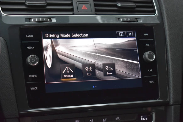 Volkswagen e-Golf - Afbeelding 27 van 30