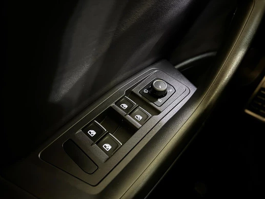 Volkswagen T-Roc - Afbeelding 13 van 30