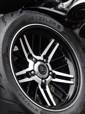 Triumph Rocket 3 - Afbeelding 6 van 18