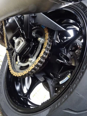 Suzuki GSX - Afbeelding 14 van 17